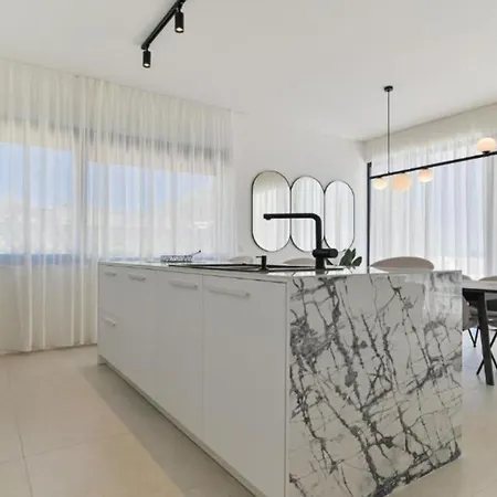 Olive * 特罗吉尔